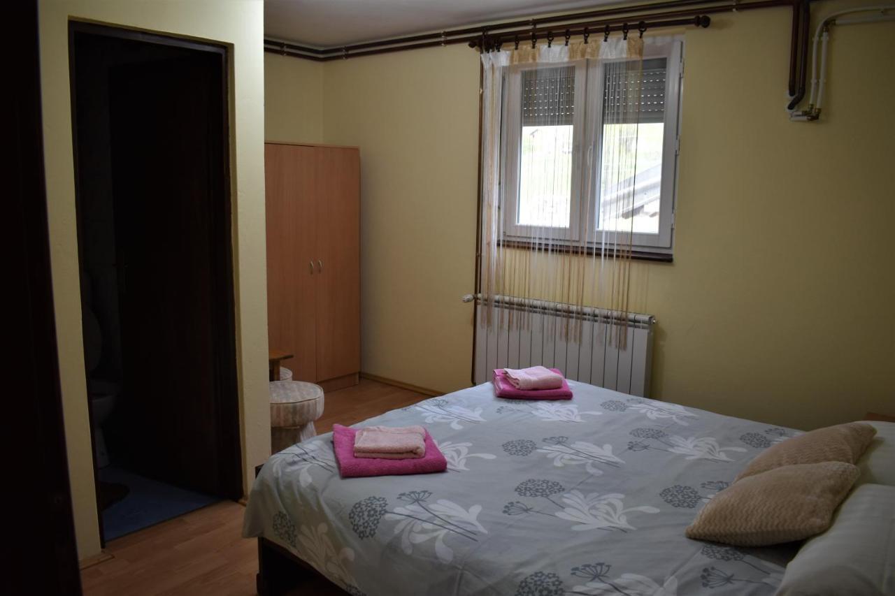 Apartments Sabljak Rakovica Bagian luar foto